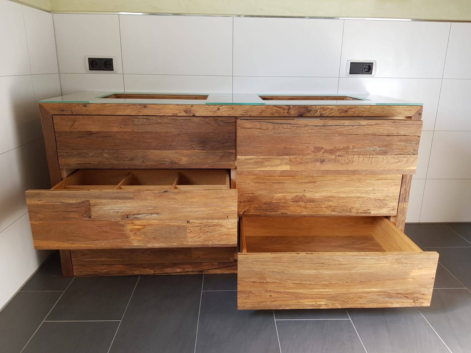 Waschtisch aus Alteiche – Bild 4