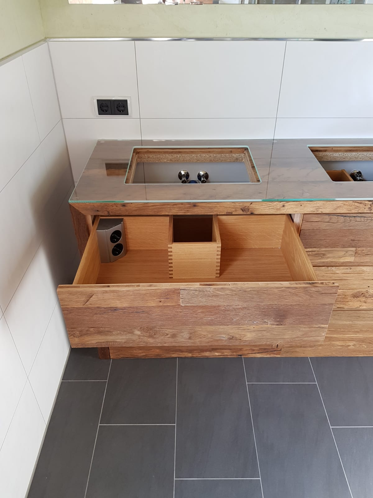 Waschtisch aus Alteiche – Bild 6