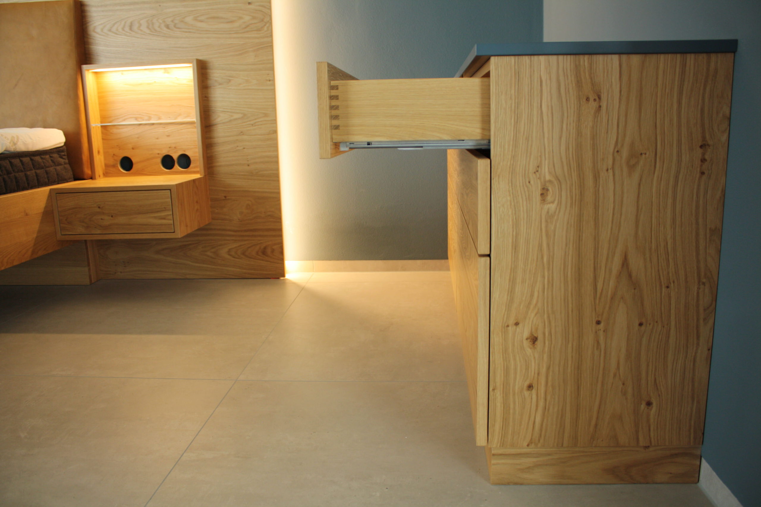 Schlafzimmer in Asteiche, Sattelleder + Woodspring – Bild 9