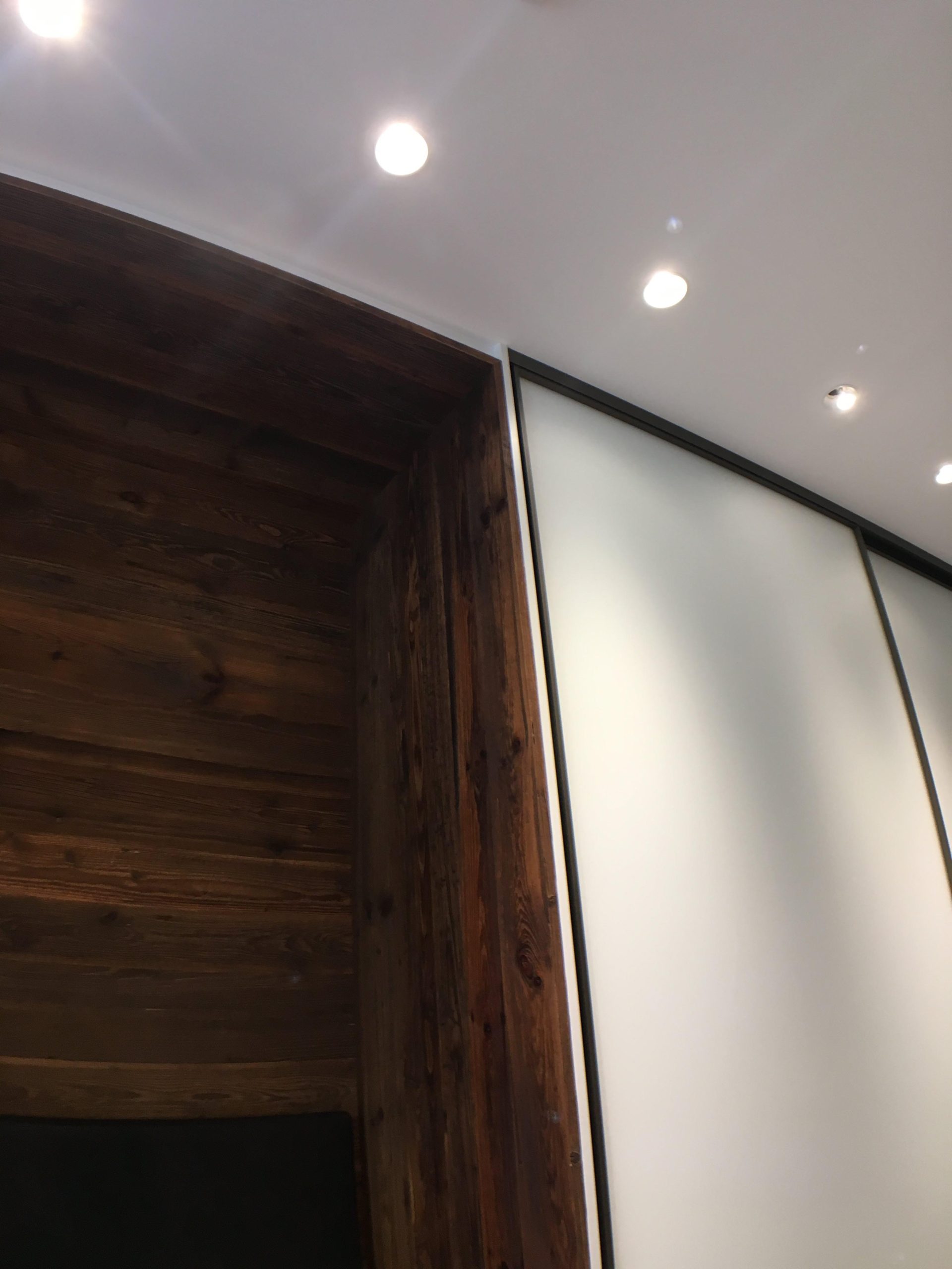 Garderobe mit Sitznische in Altholz – Bild 2