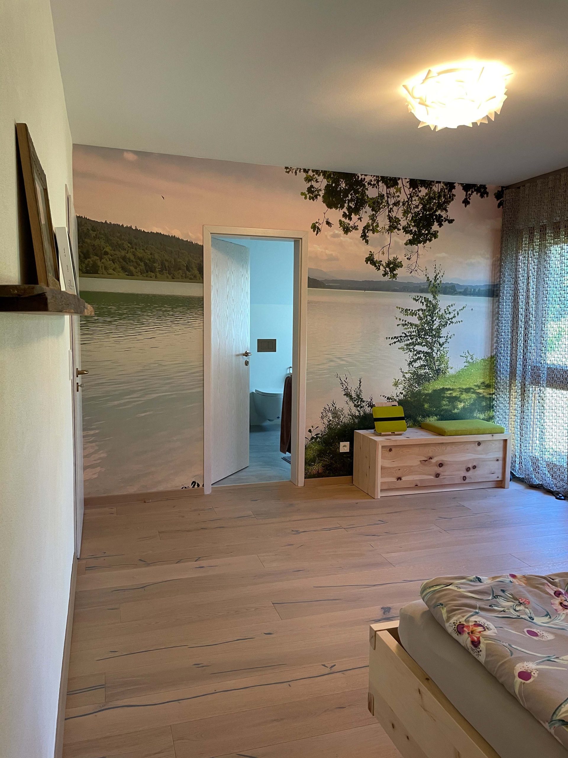 Schlafzimmer in Alteiche + Zirbe – Bild 5