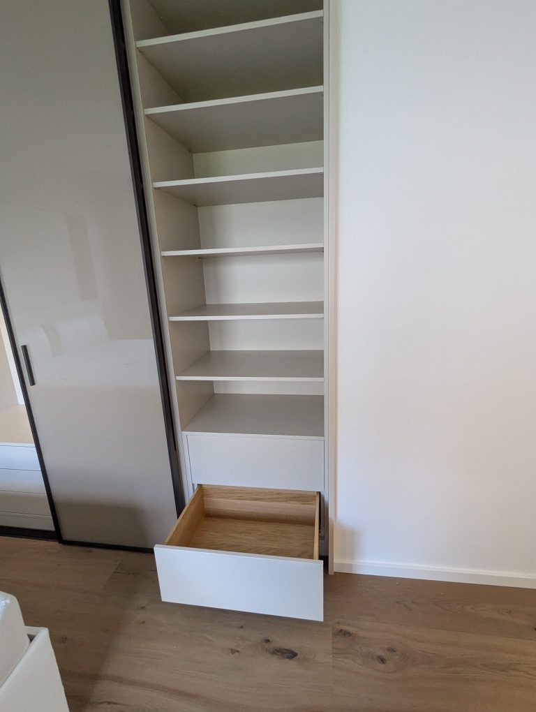 Einbauschrank mit Schiebetüren – Bild 5