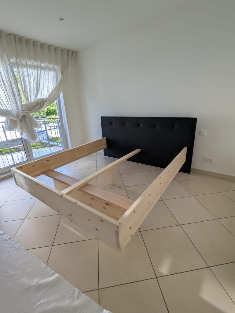 Zirbenbett mit Polsterkopfteil – Bild 2