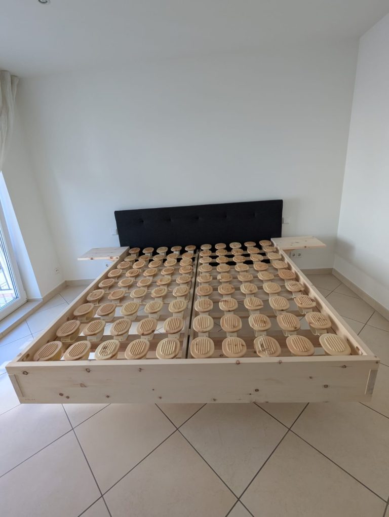 Zirbenbett mit Polsterkopfteil – Bild 3
