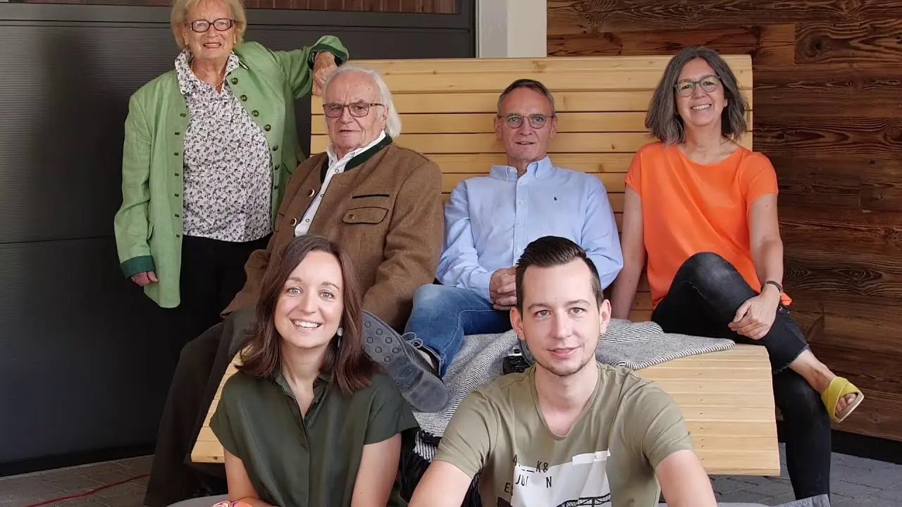Standbild aus dem Film „Wir sind HOLZWOI“