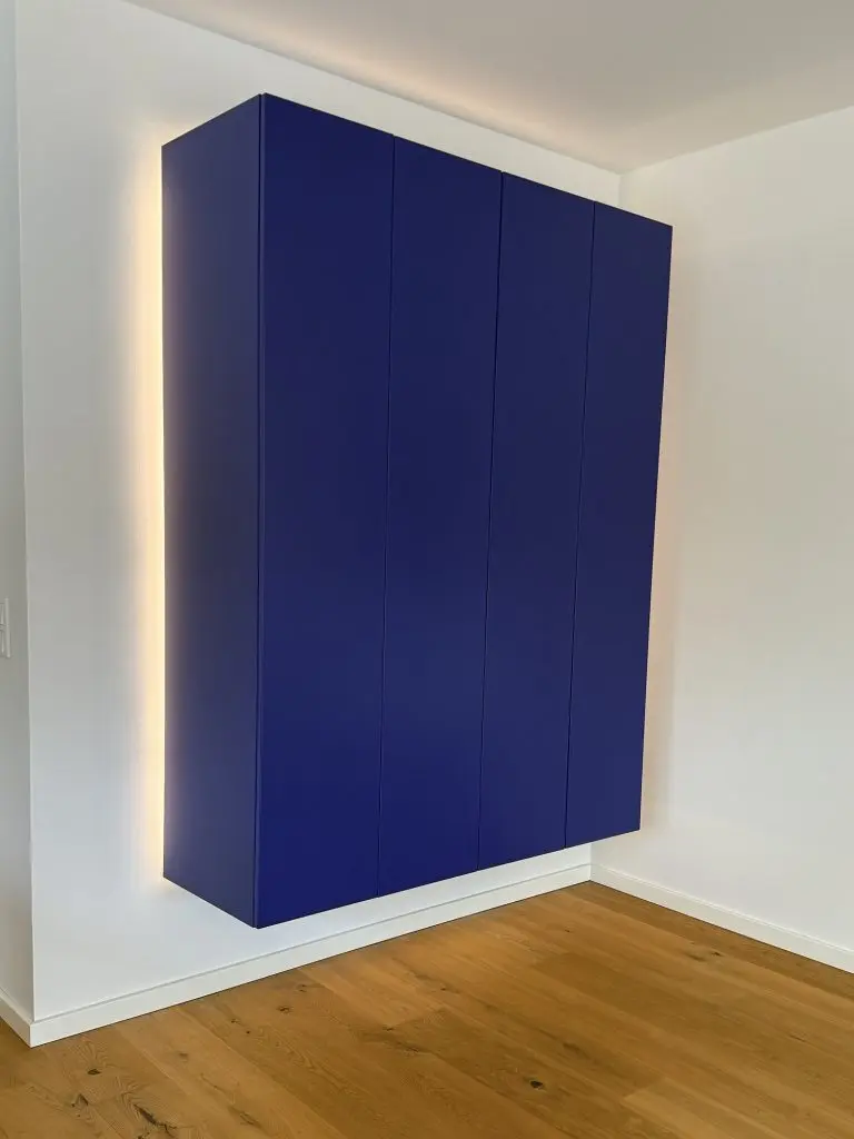 Küchenerweiterung in kräftigem Blau