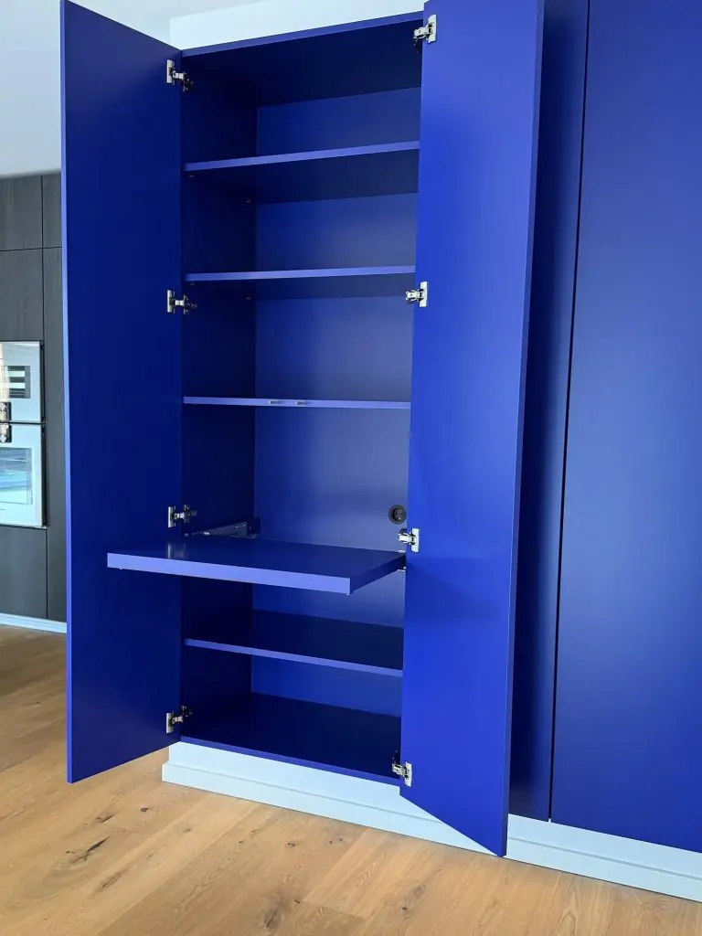 Küchenerweiterung in kräftigem Blau – Bild 3