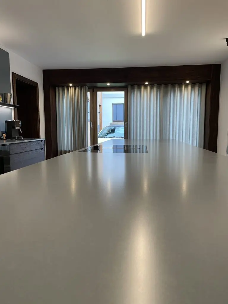 Küche aus Alteiche in ehemaliger Scheune – Bild 13